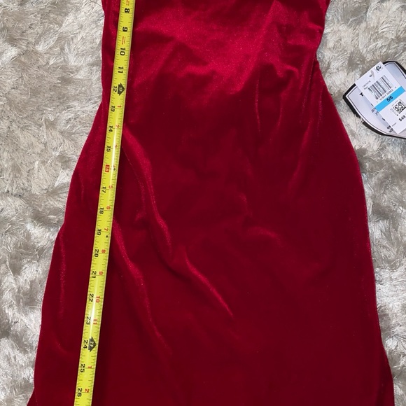 Gorgeous Red Velvet Backless Dress - Picture 4 of 6